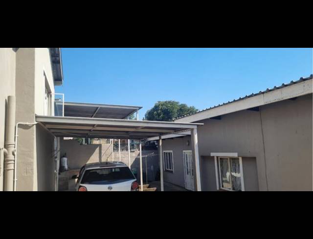 3 BEDROOM HOUSE FOR SALE IN WOODLANDS